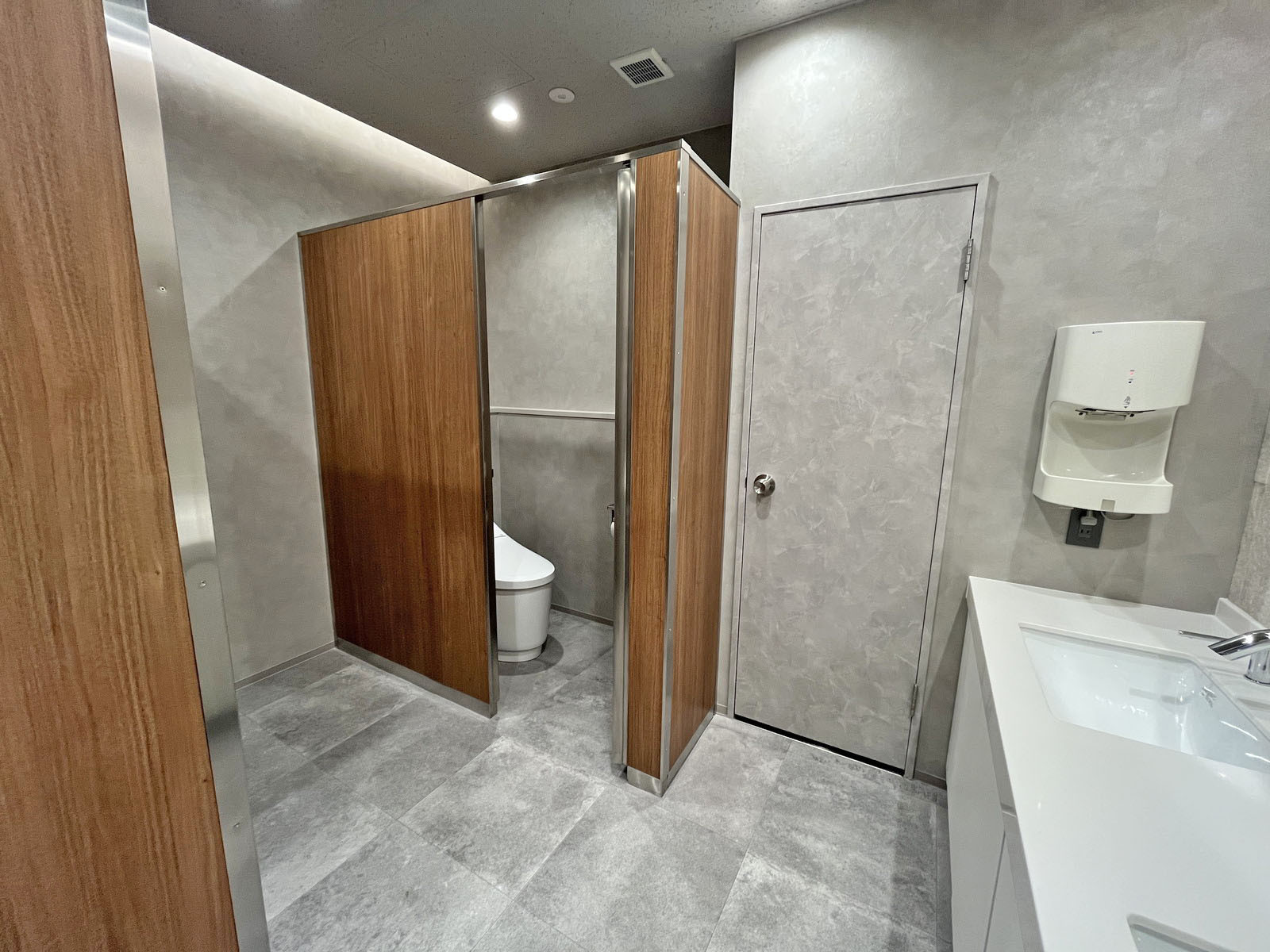 女性用トイレ全体の様子