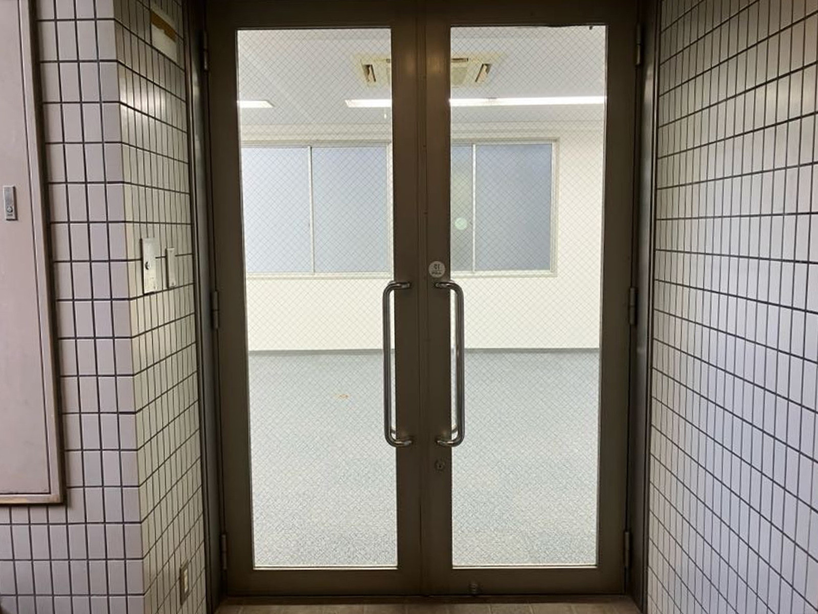 貸室出入口