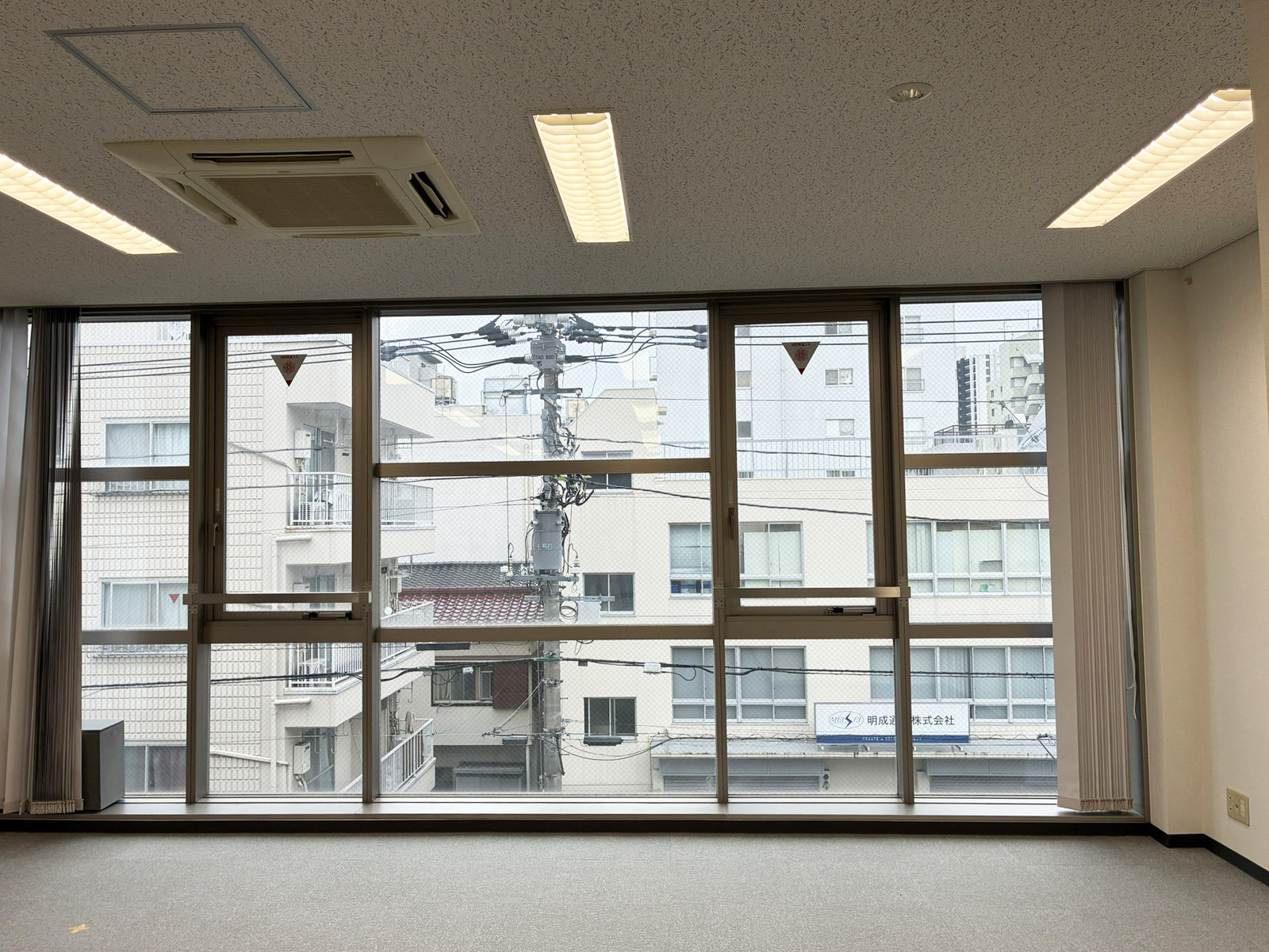 窓際の様子