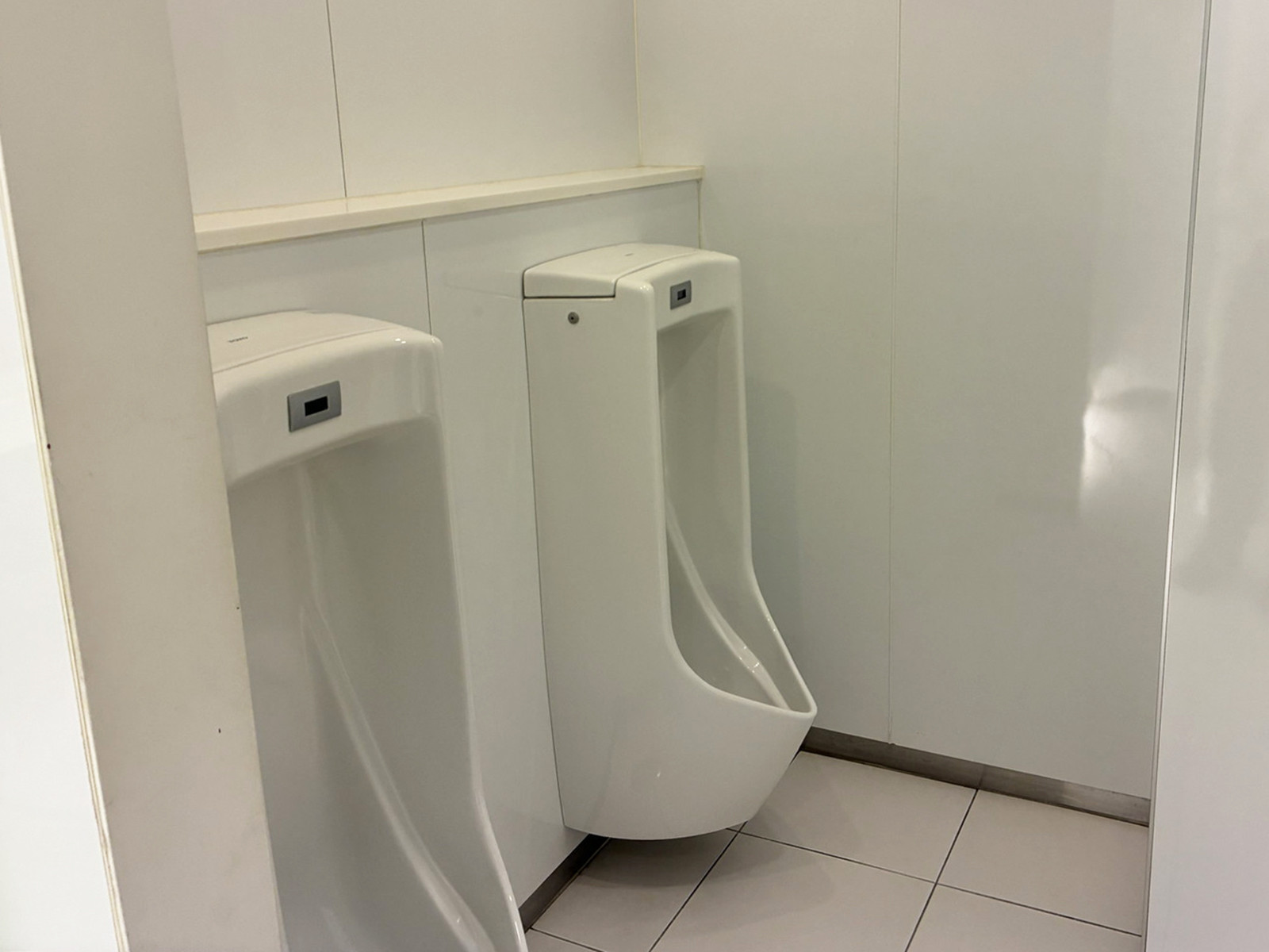 男性用トイレ