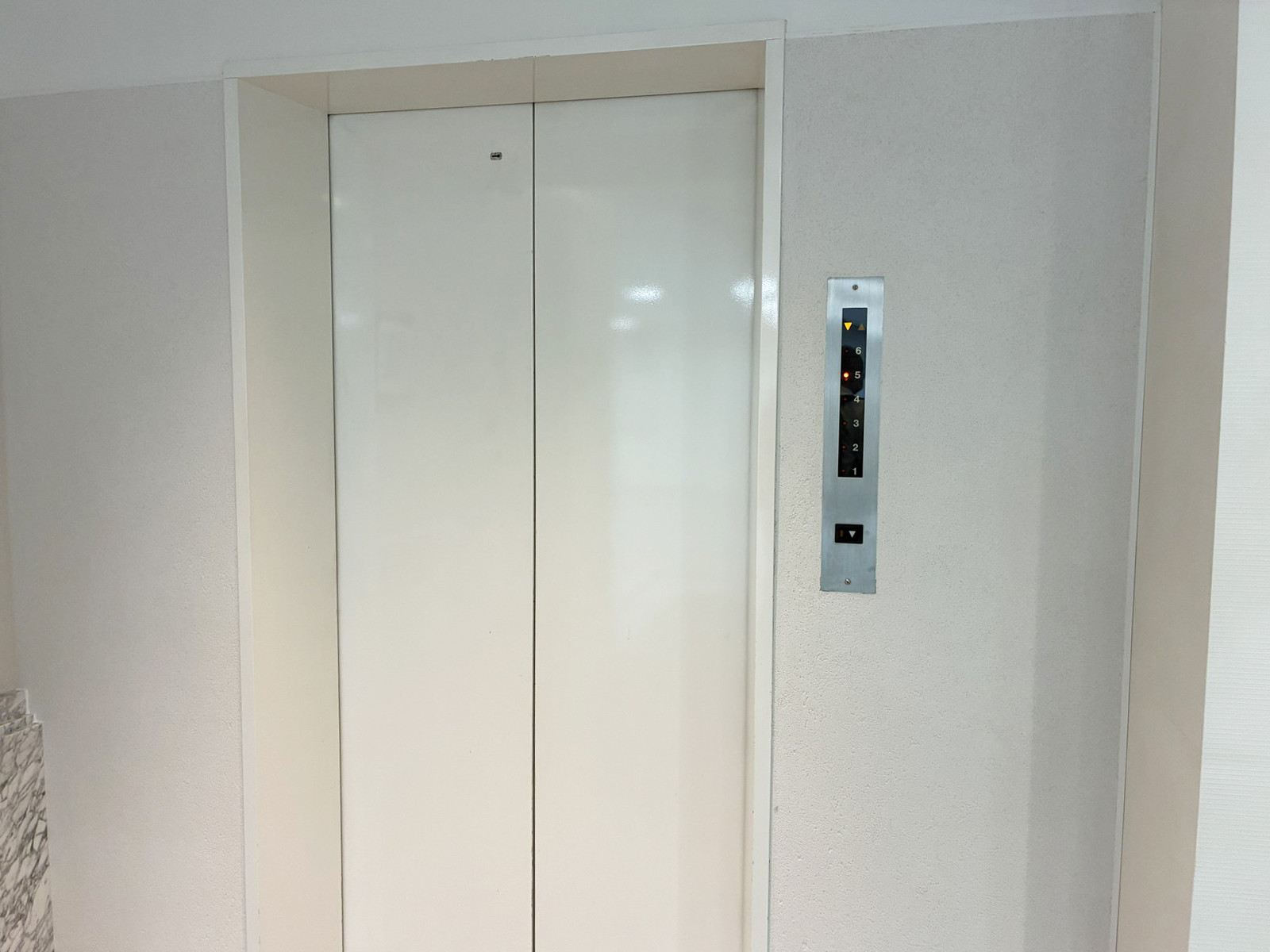 エレベーター