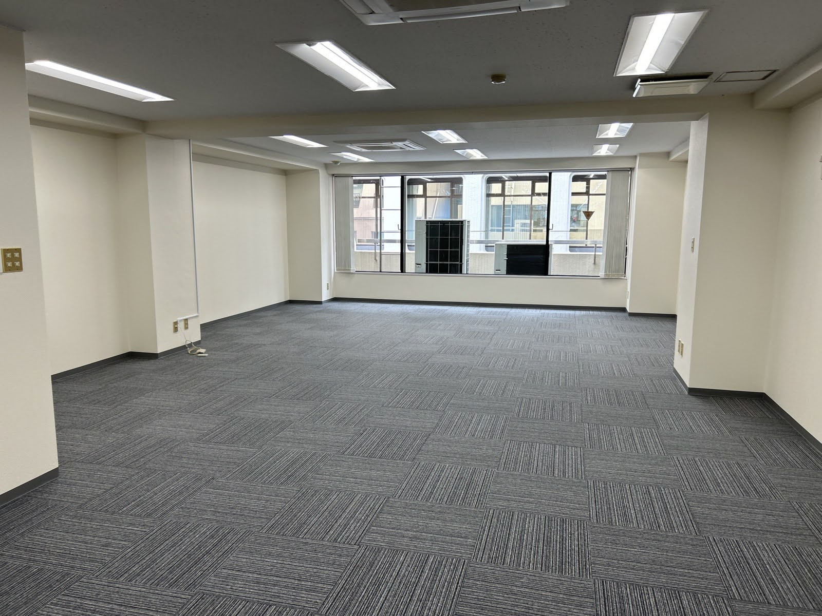 オフィス室内参考画像(4階)