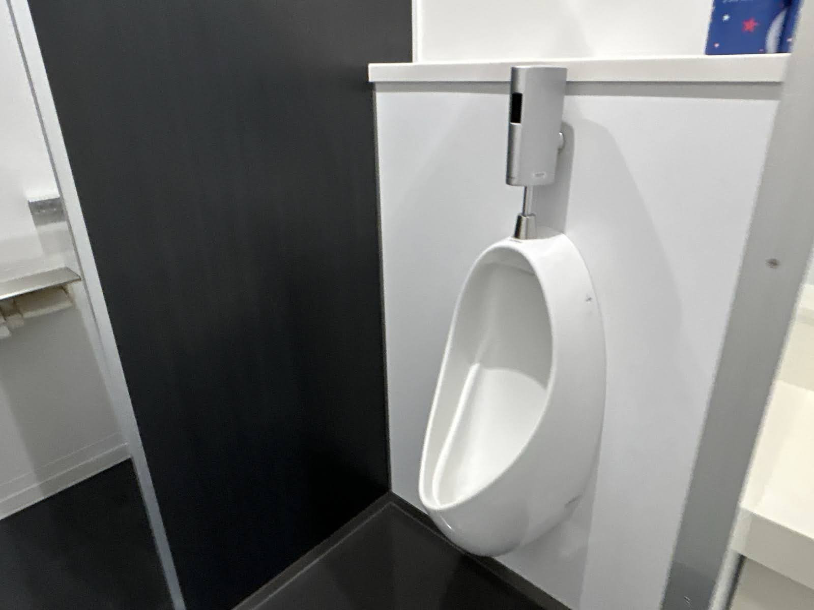 男性用トイレ