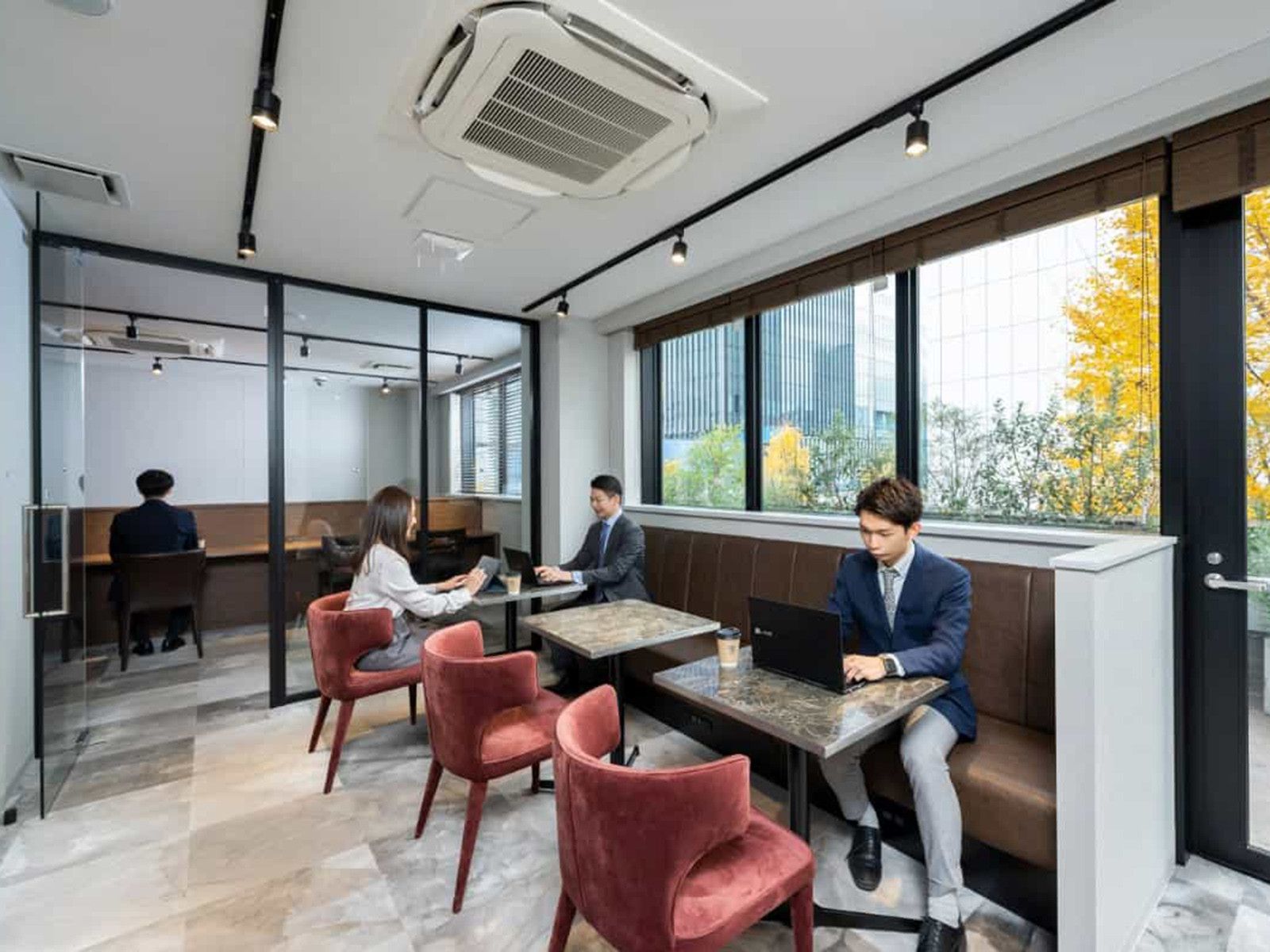 室内1