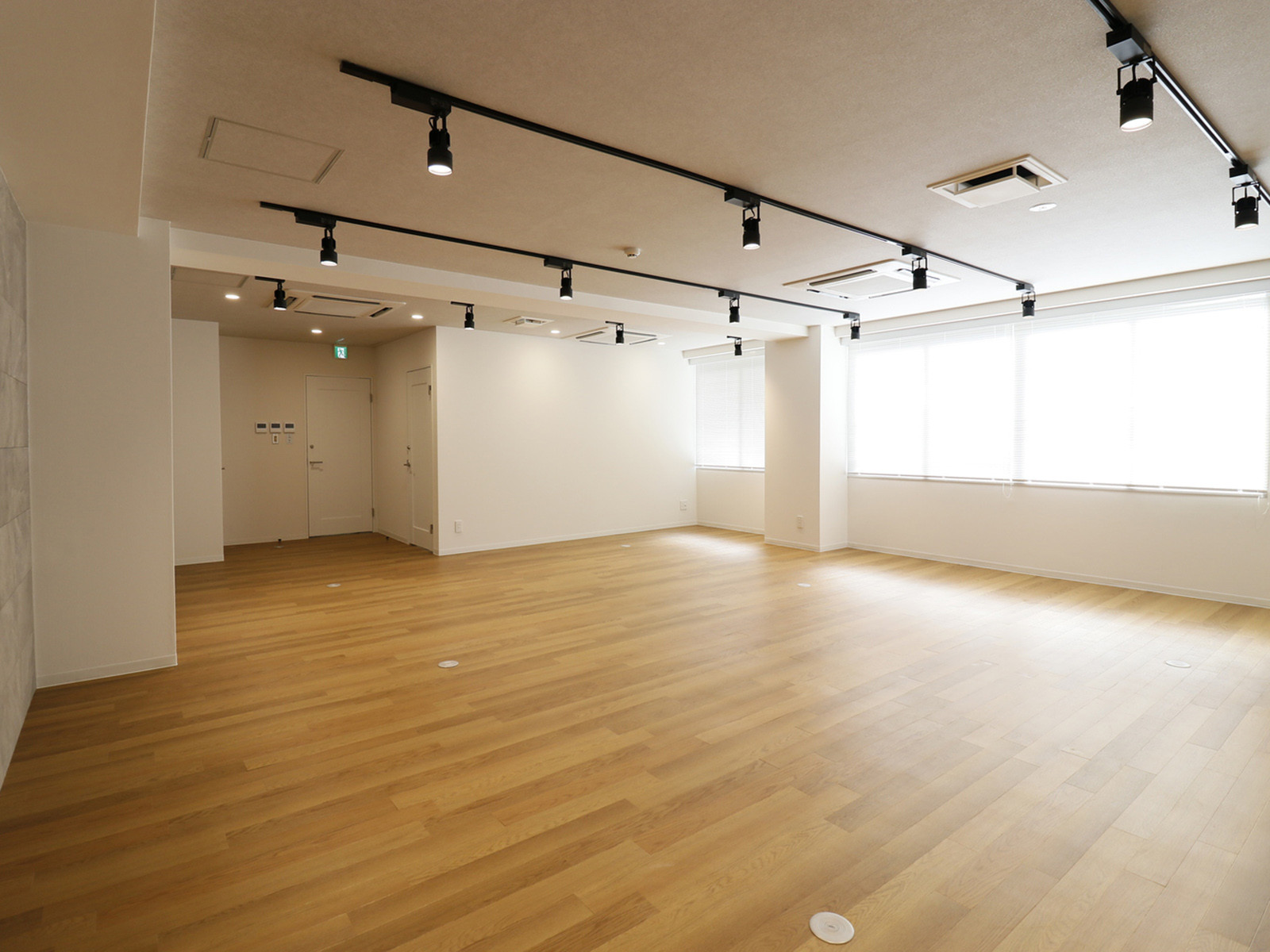 室内1