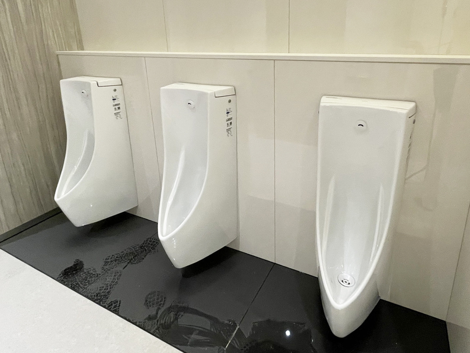 男性用トイレ