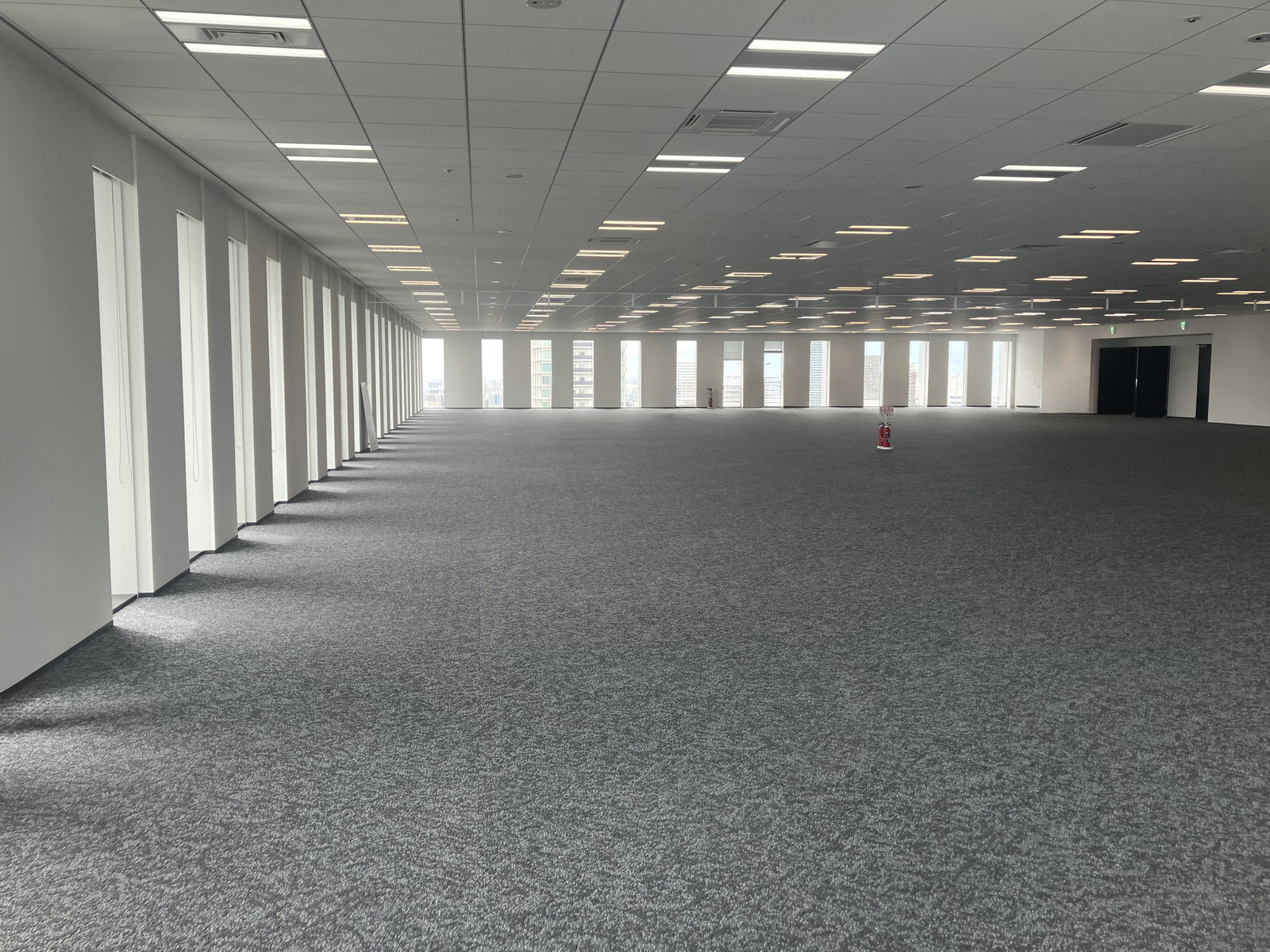 オフィス室内参考画像