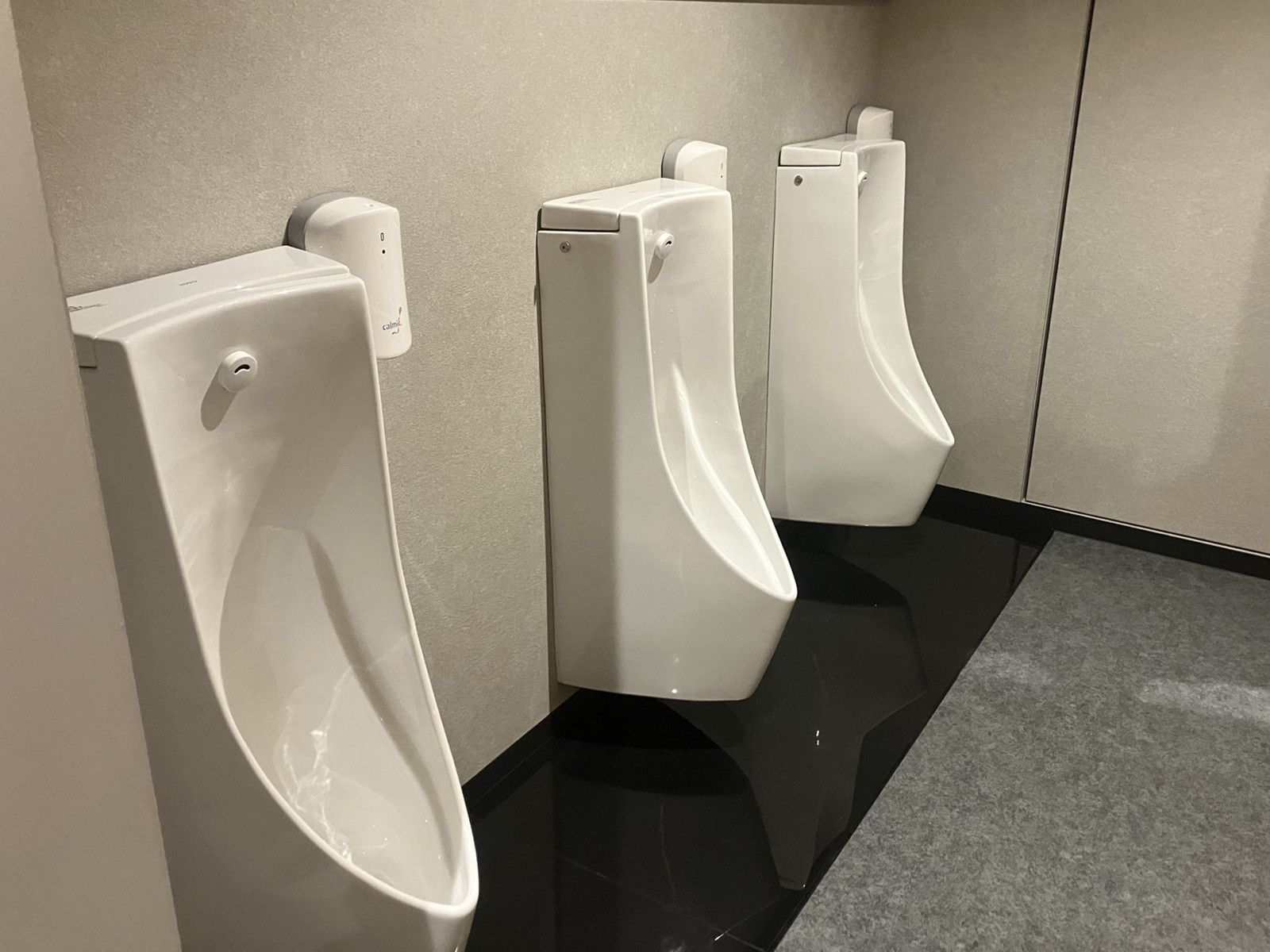 男性用トイレ