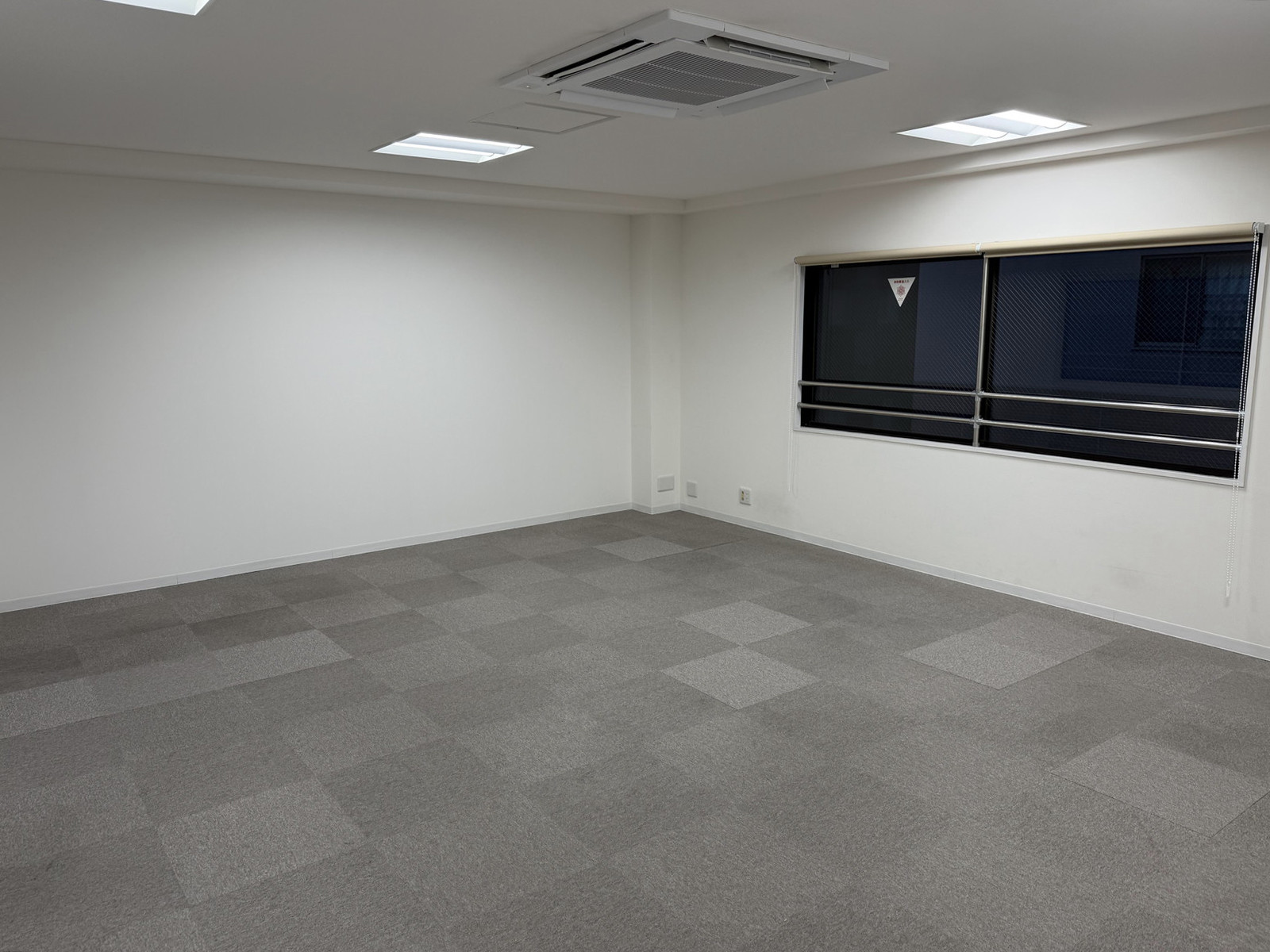 オフィス室内参考画像(4階・約20坪)