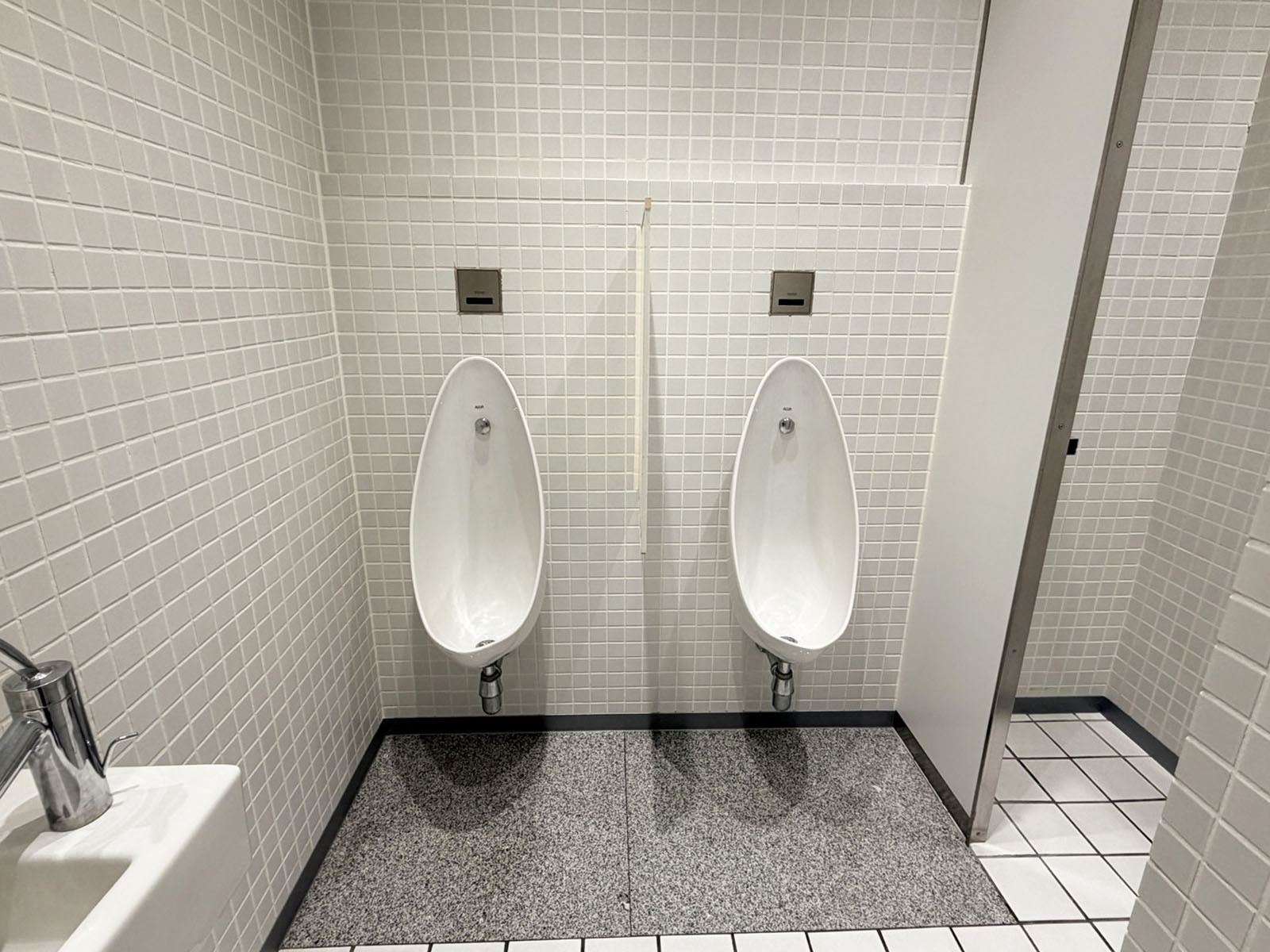 男性用トイレ
