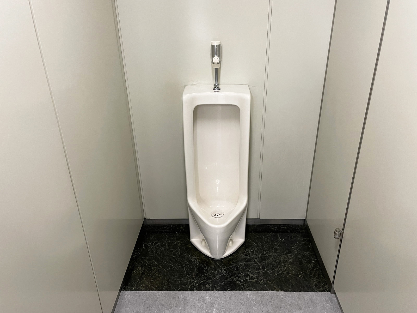 男性用トイレ