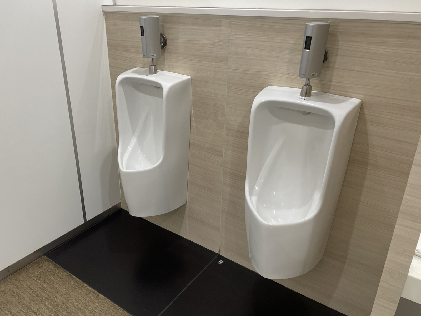 男性用トイレ