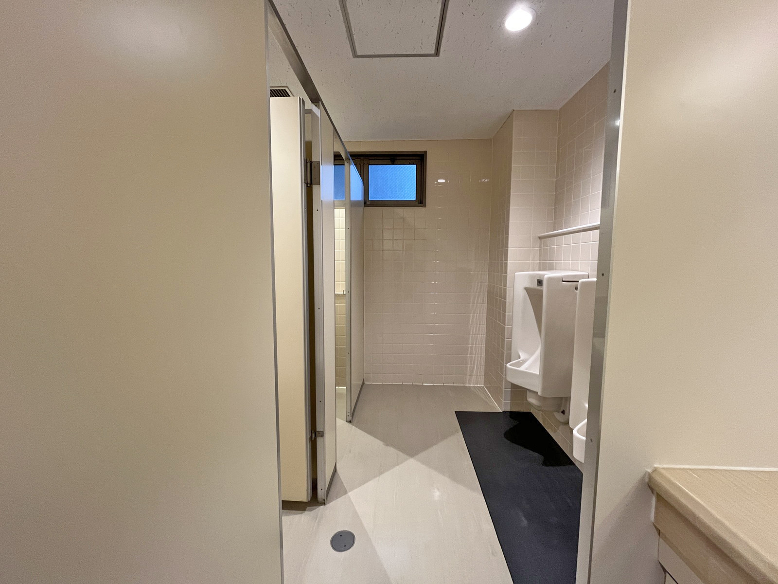 男性用トイレ全体の様子