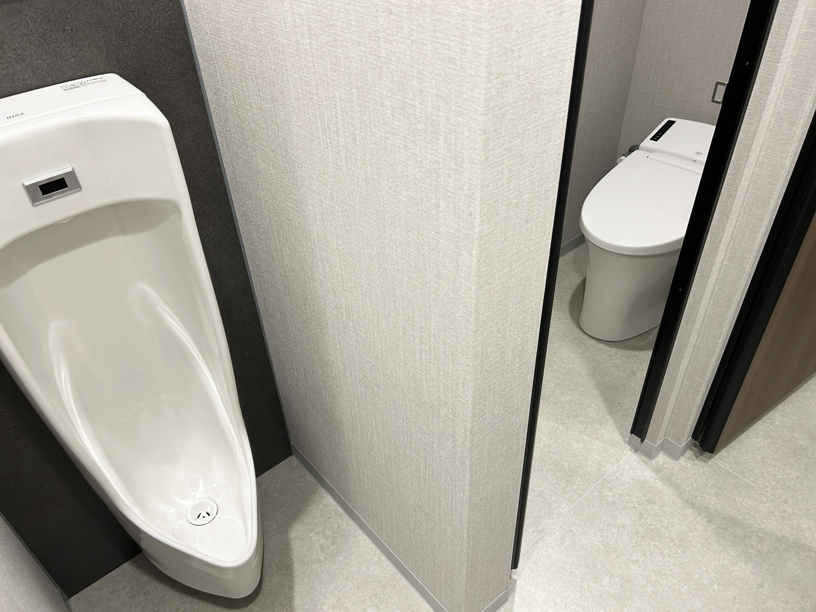 男性用トイレ