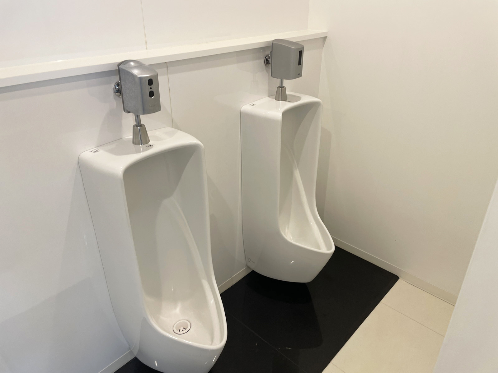 男性用トイレ