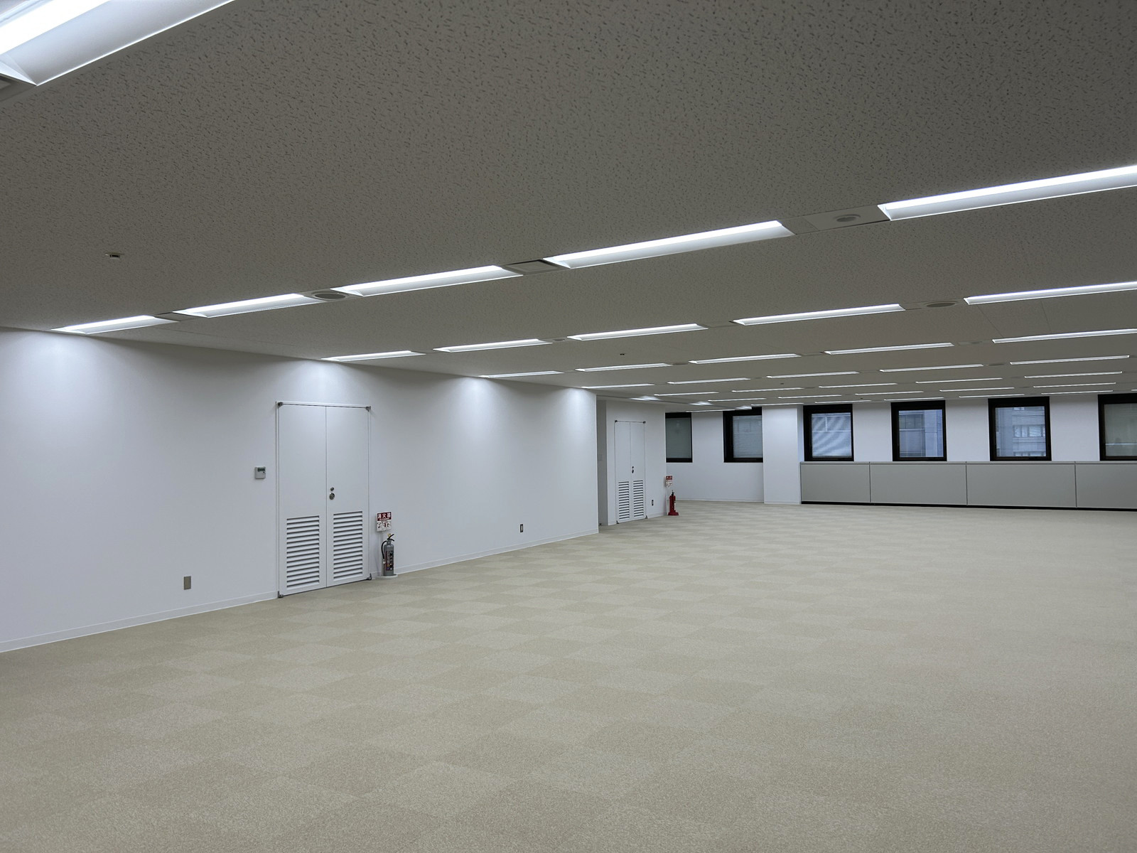 オフィス室内参考画像