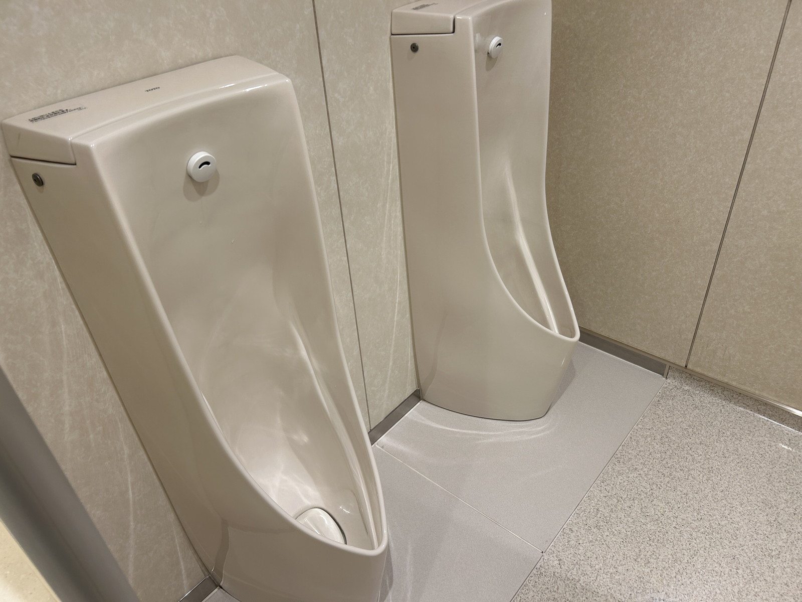 男性用トイレ
