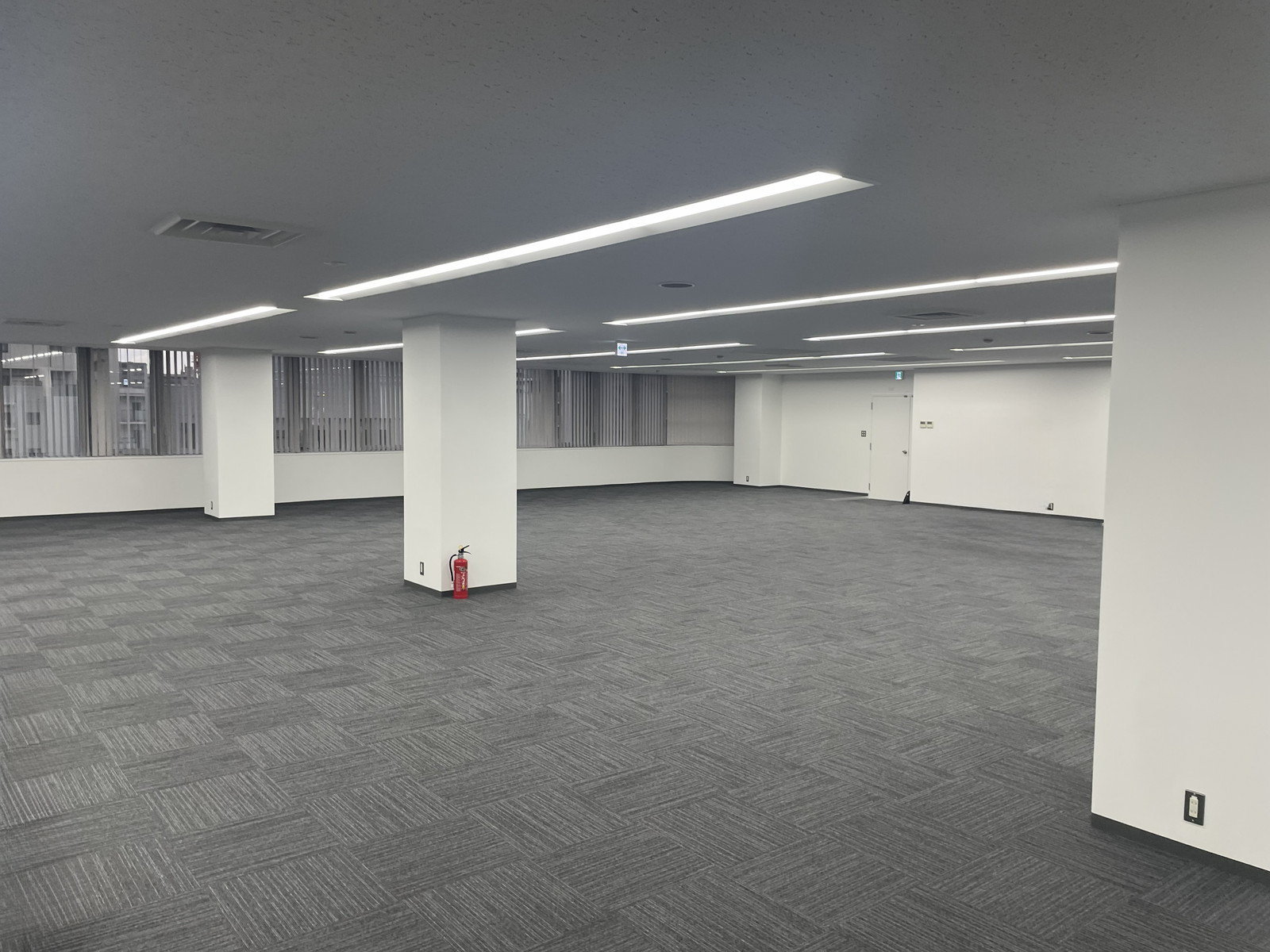 オフィス室内参考画像(8階・約128坪)