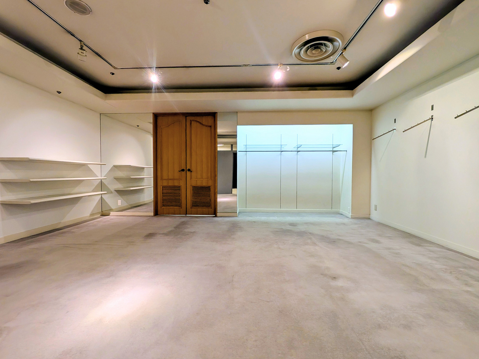 室内7