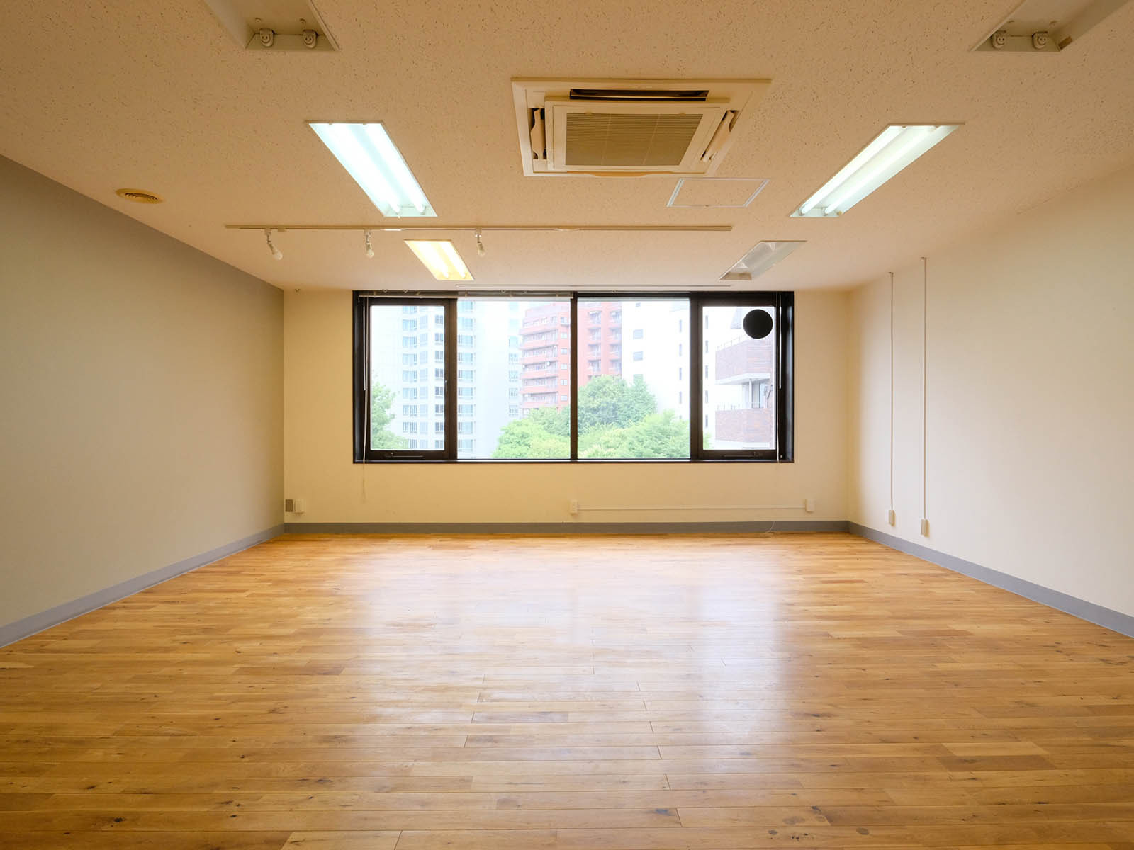 室内1