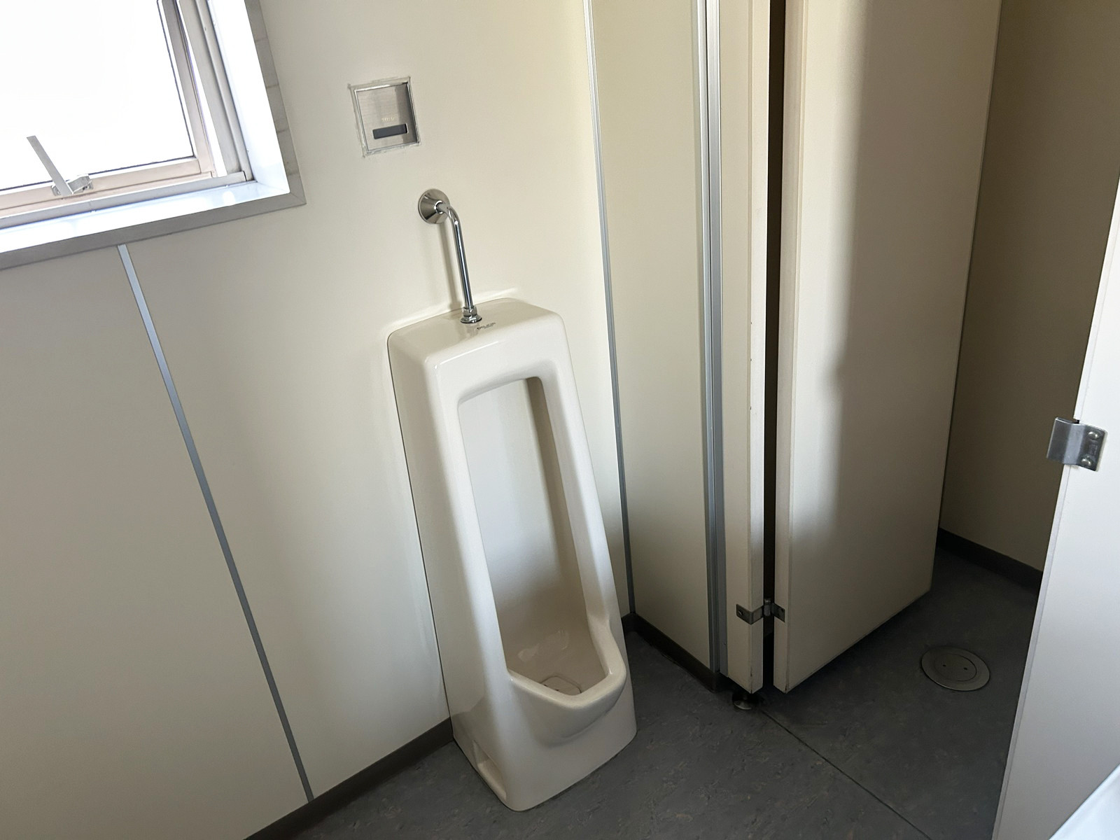 男性用トイレ