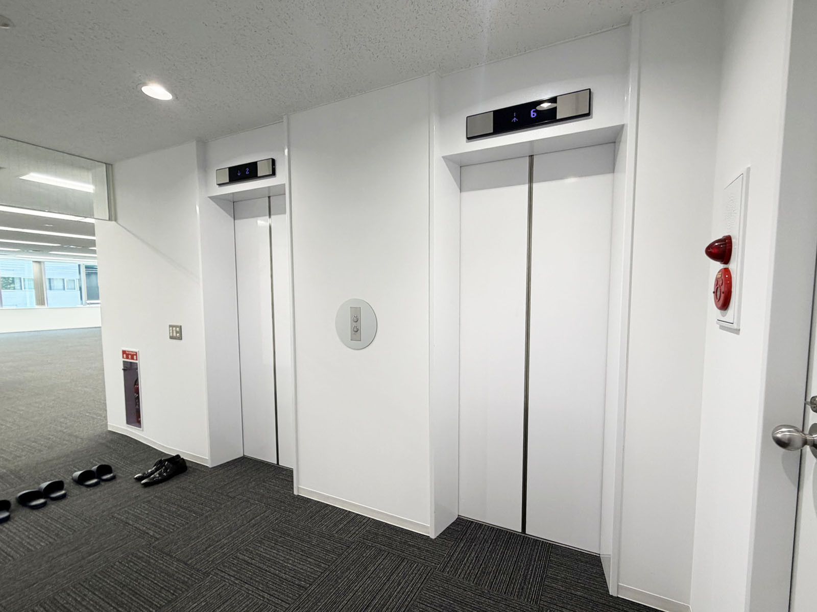 エレベーター(2基)