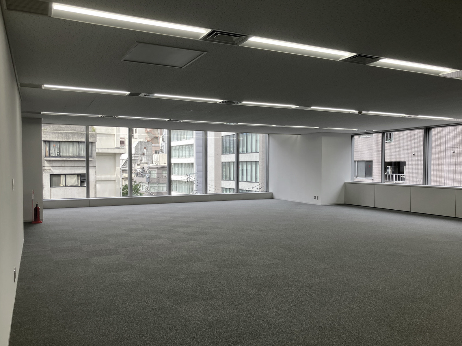 オフィス室内参考画像
