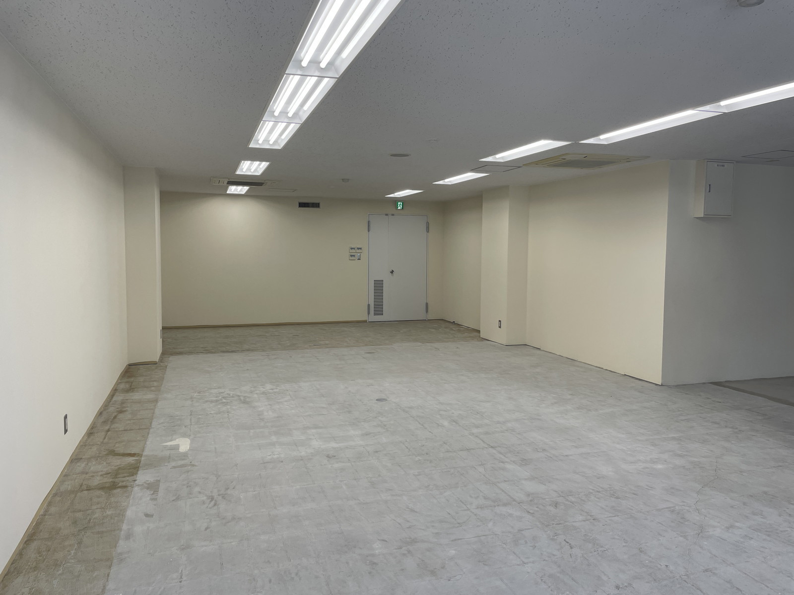 オフィス室内参考画像