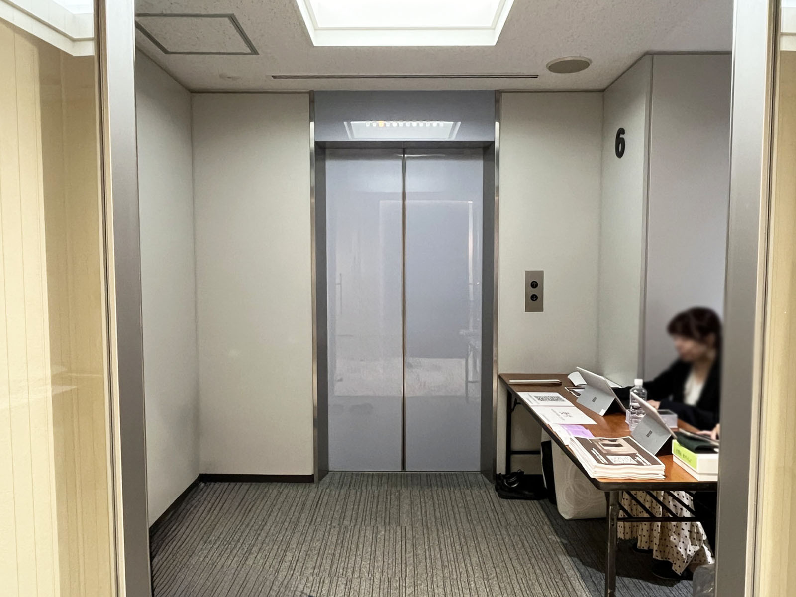 エレベーターホール