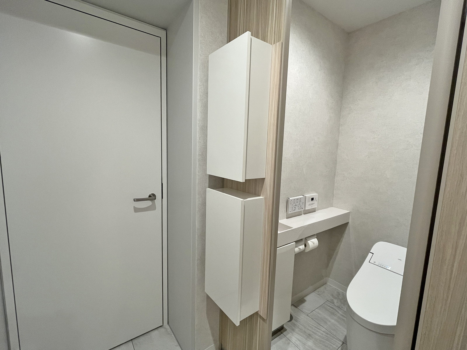 女性用トイレ専用小物入れ