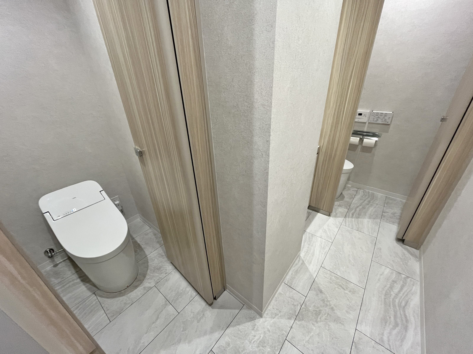 女性用トイレ全体の様子(個室2室)