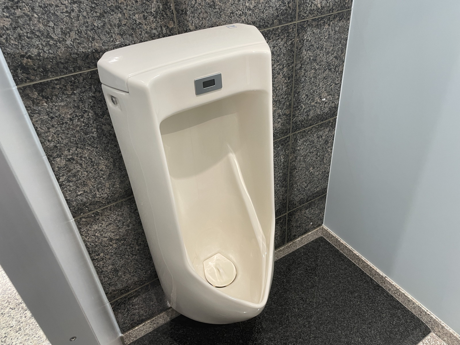 男性用トイレ