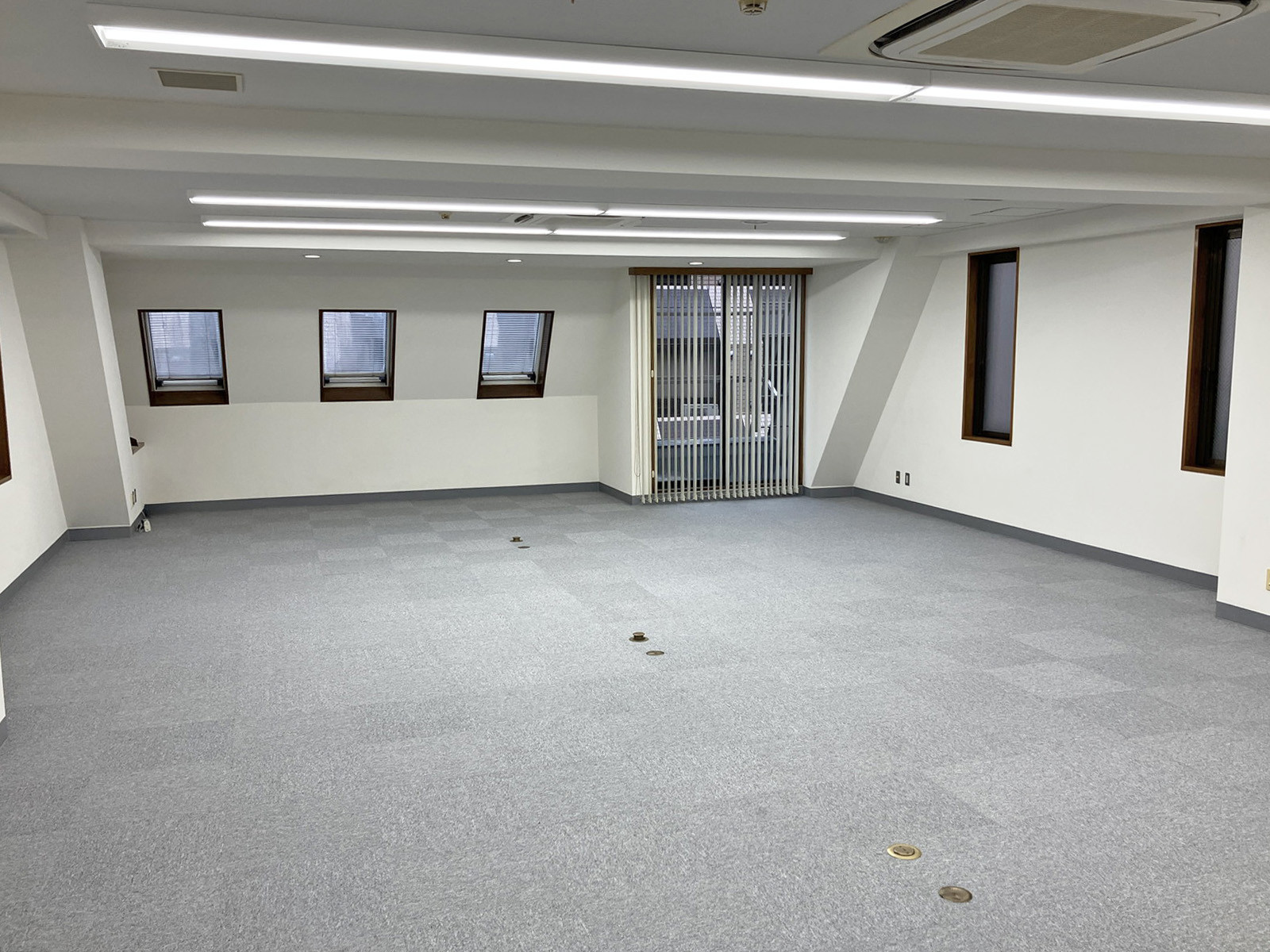 別角度の様子