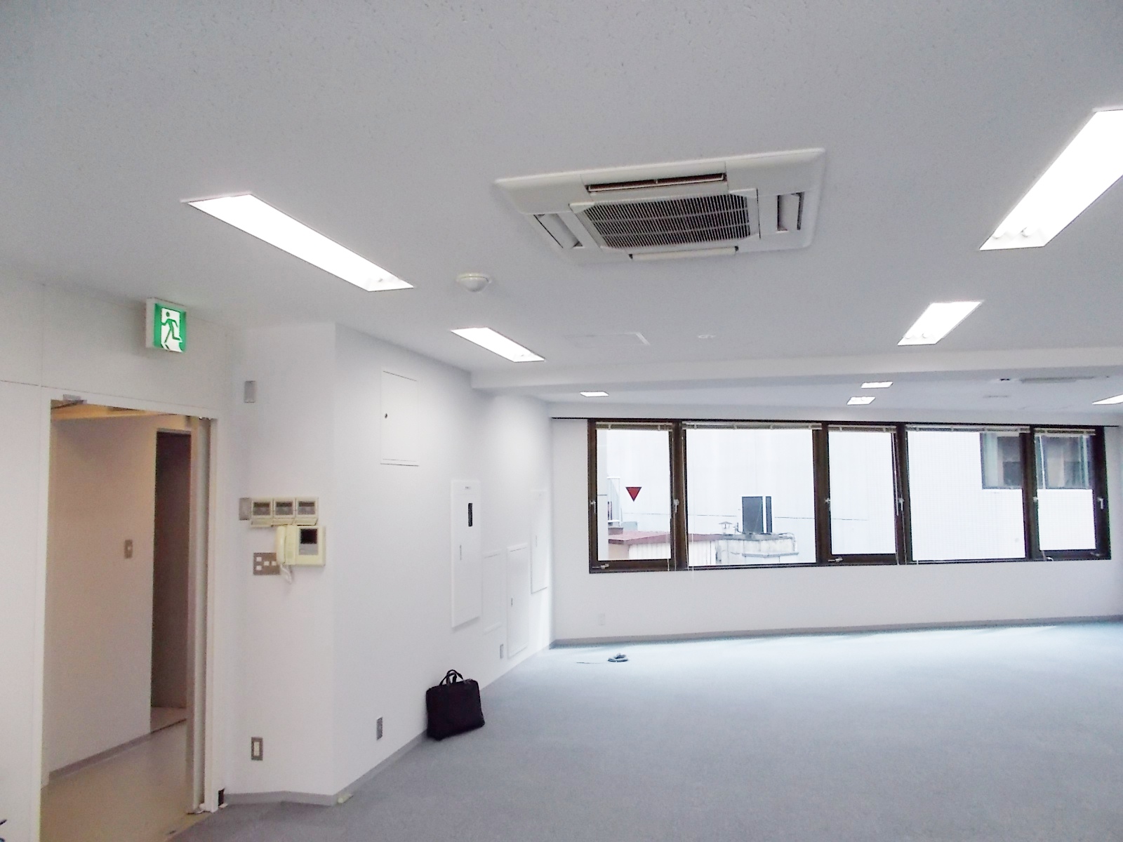 別角度の様子