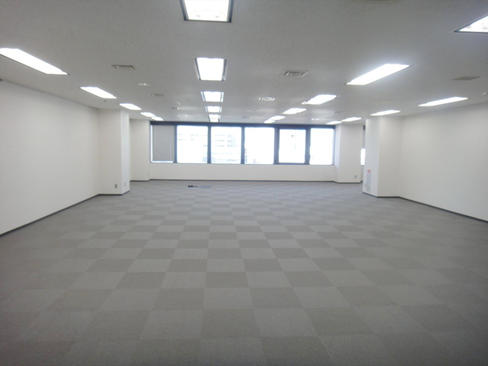 オフィス室内参考画像