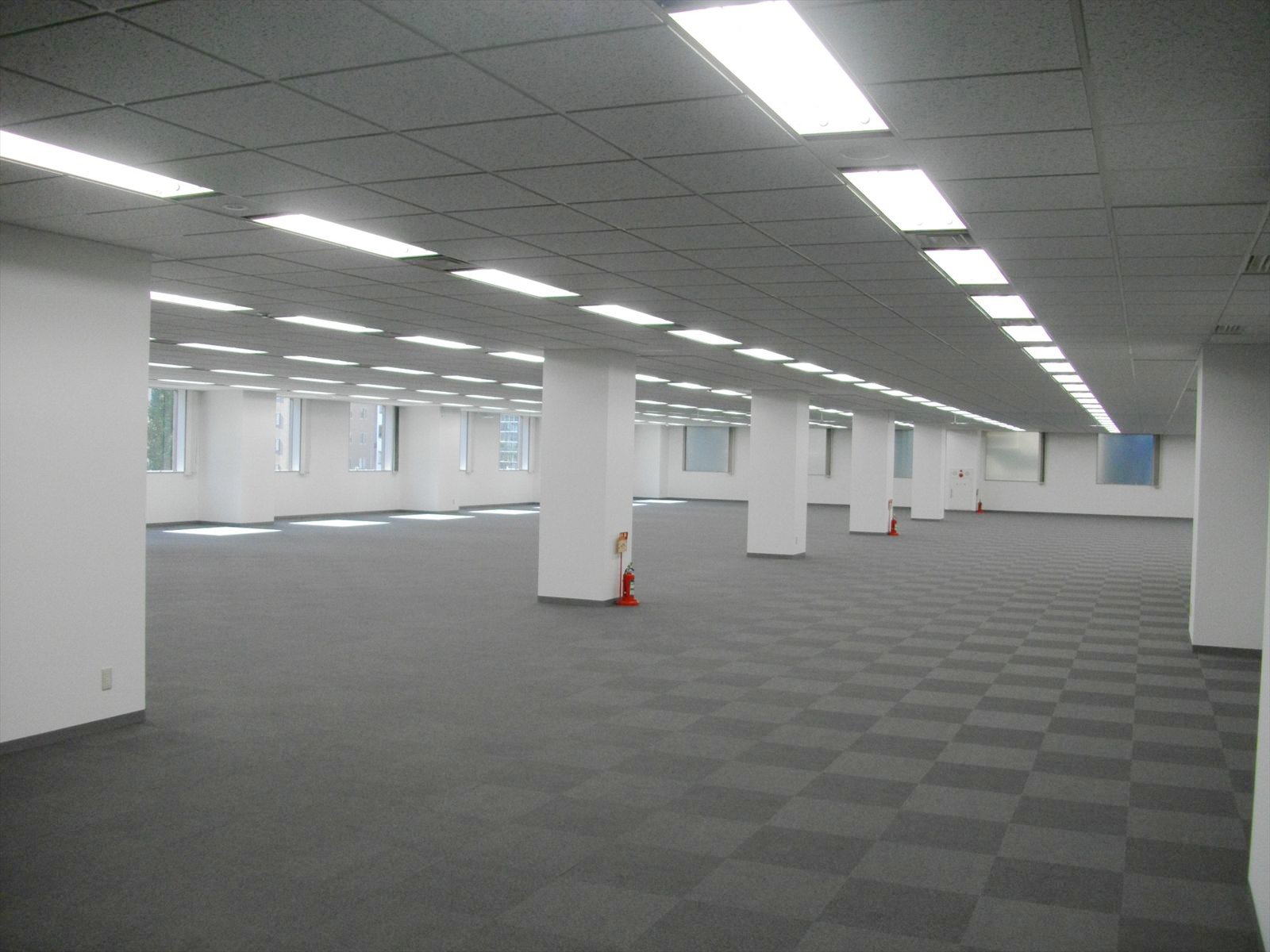 オフィス室内参考画像