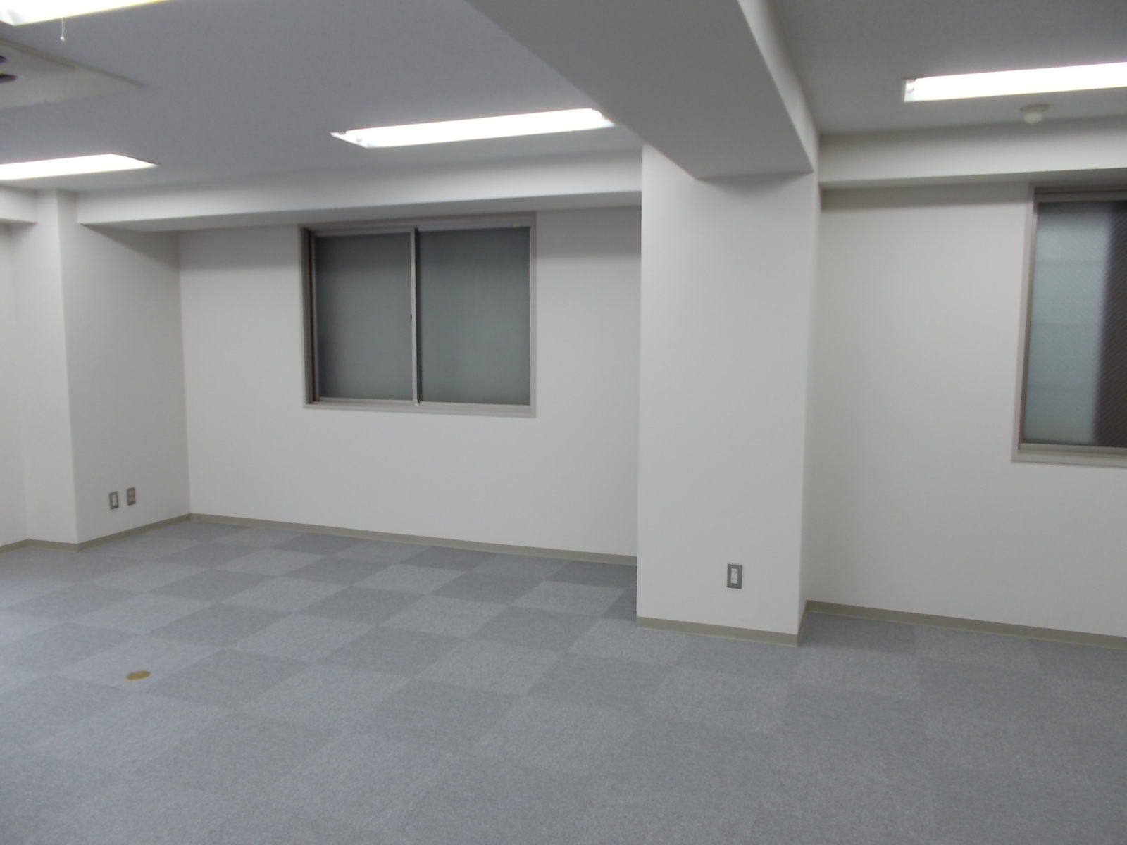 オフィス室内参考画像