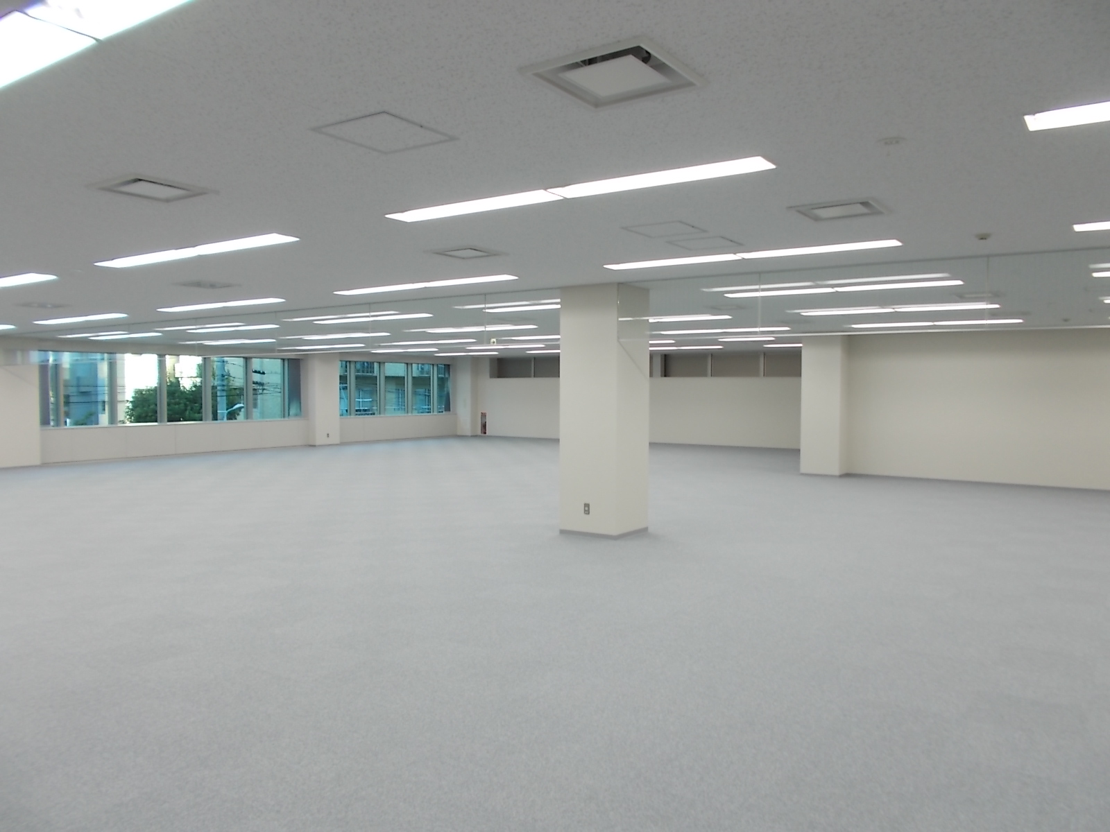 オフィス室内参考画像