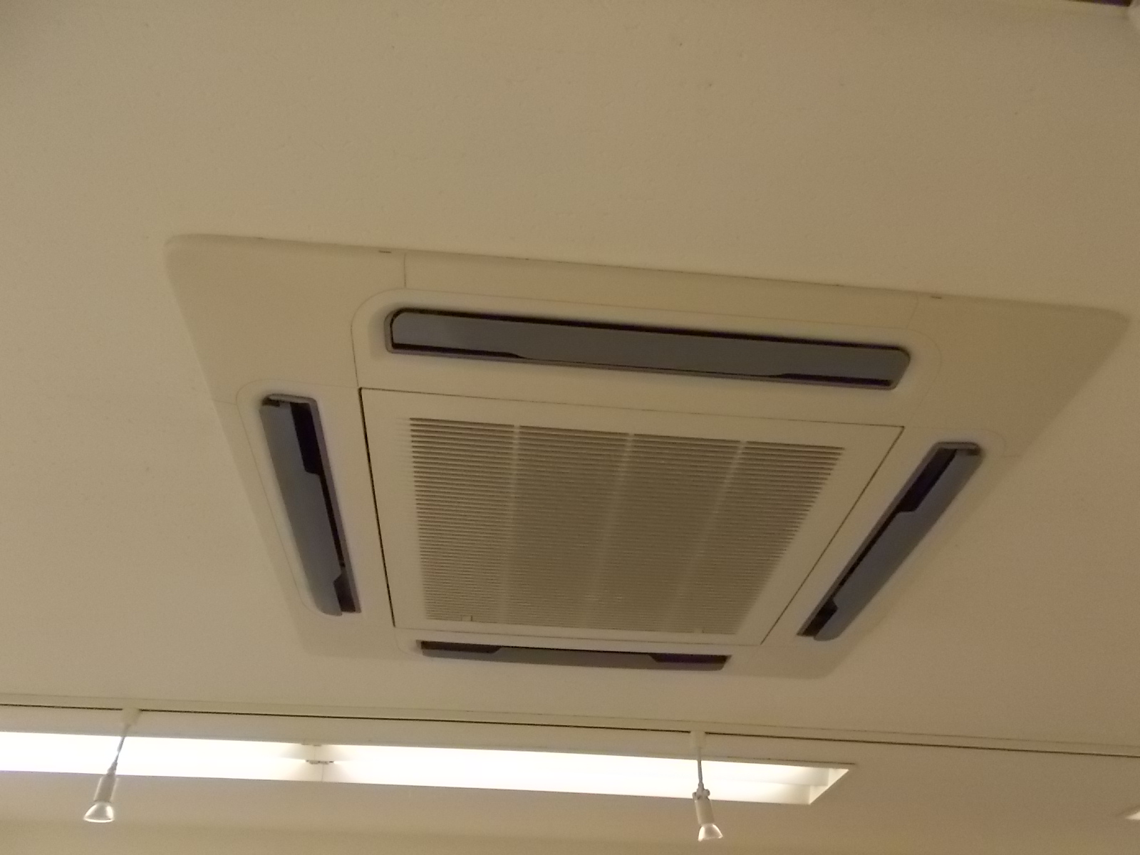 個別空調完備