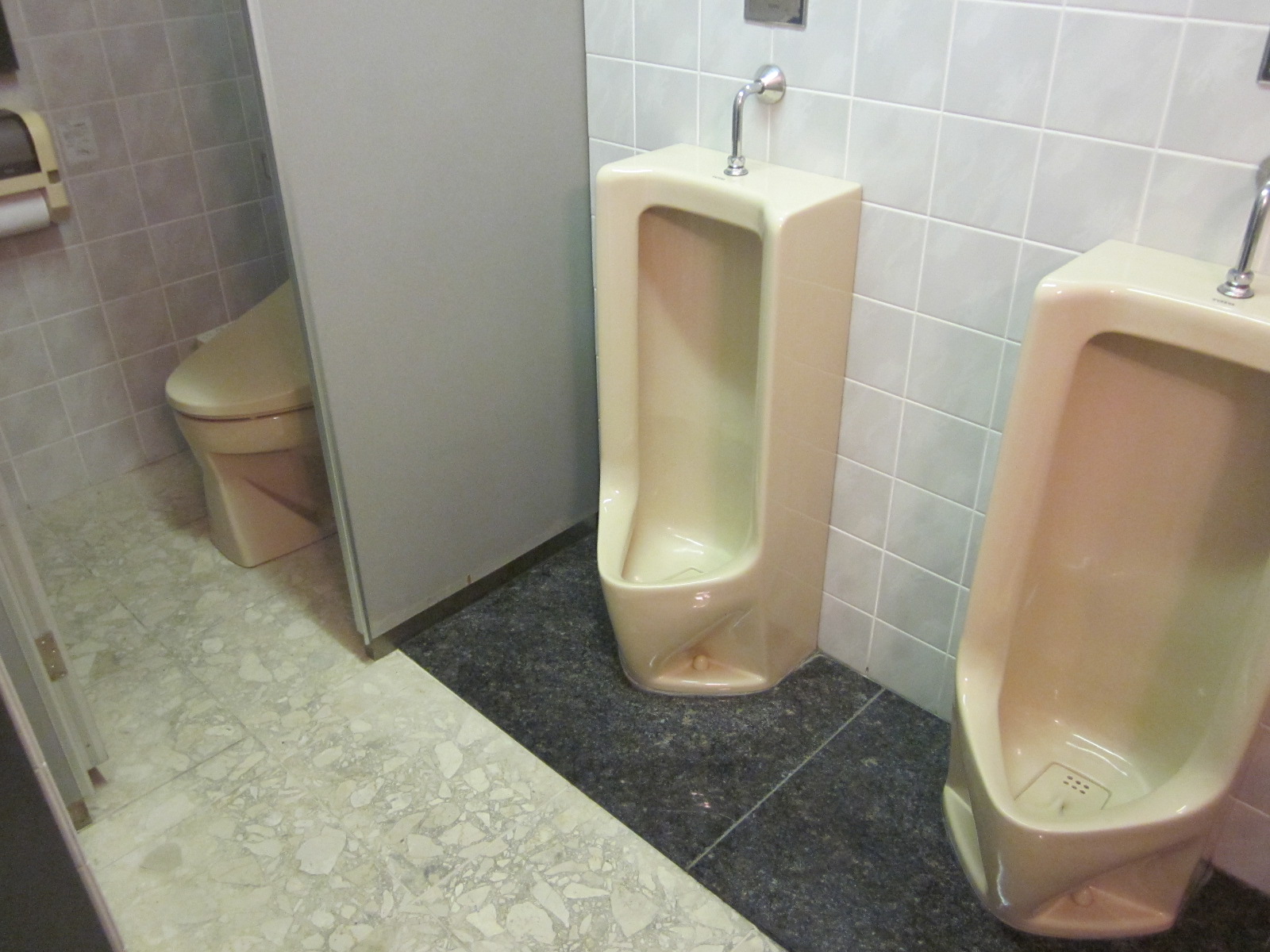 男性用トイレ