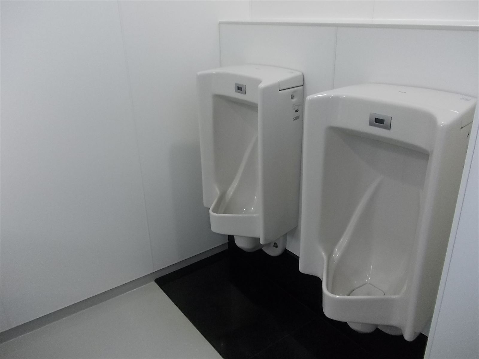 男性用トイレ