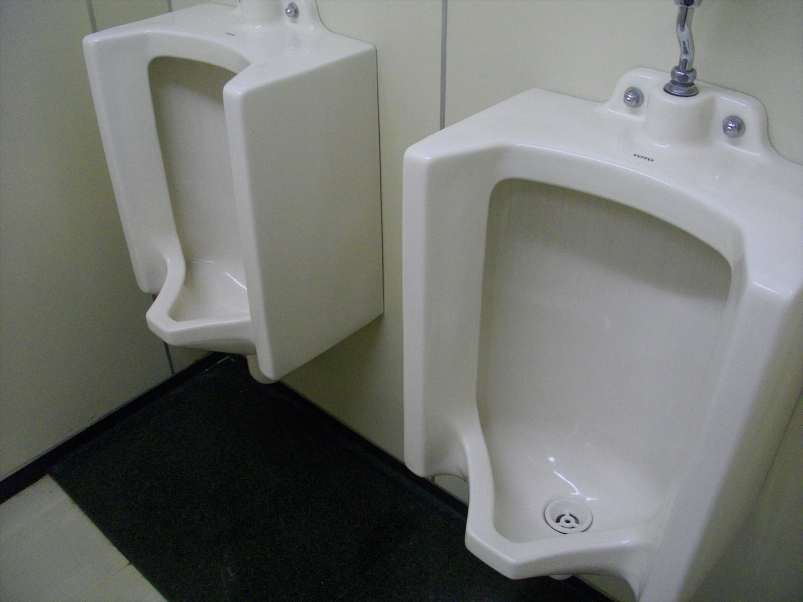 男性用トイレ