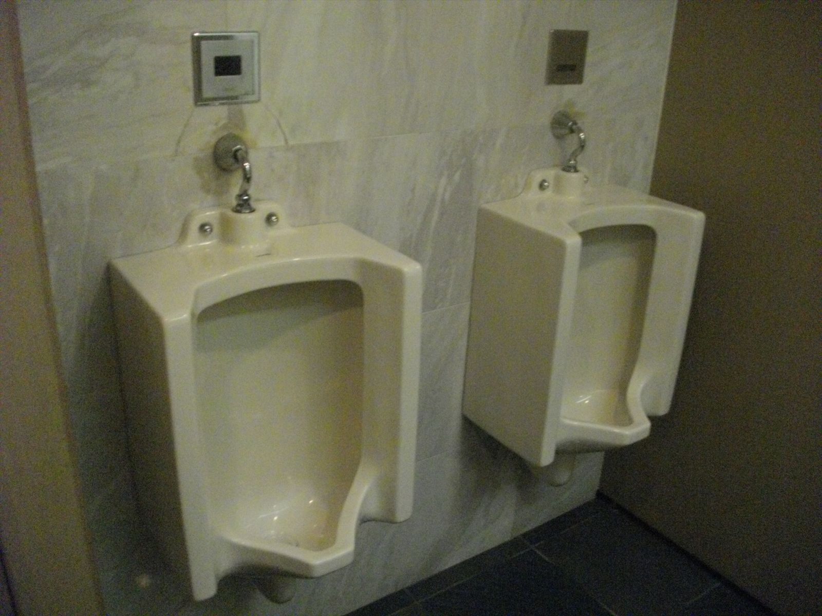 男性用トイレ