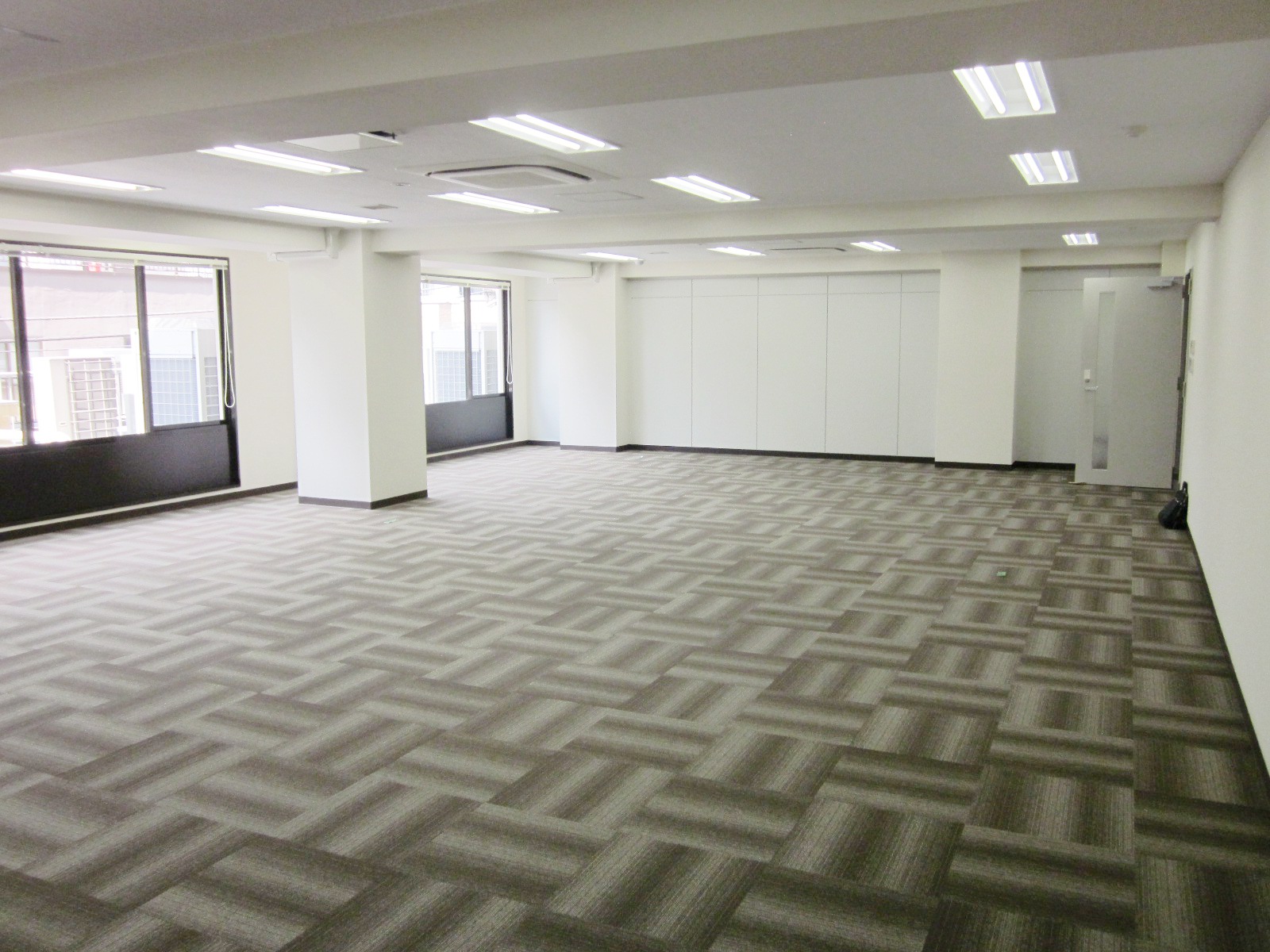 オフィス室内参考画像