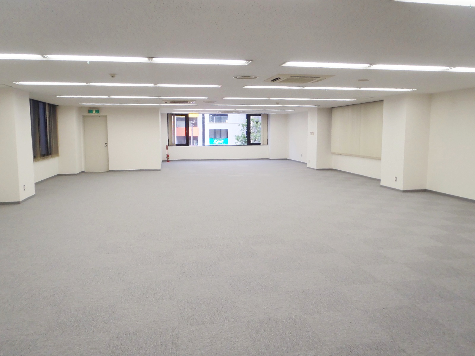 オフィス室内参考画像