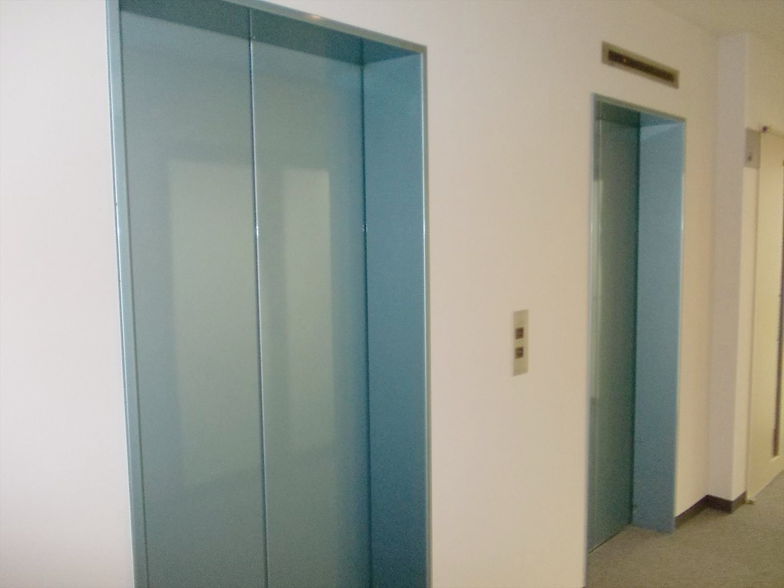 エレベーター2基