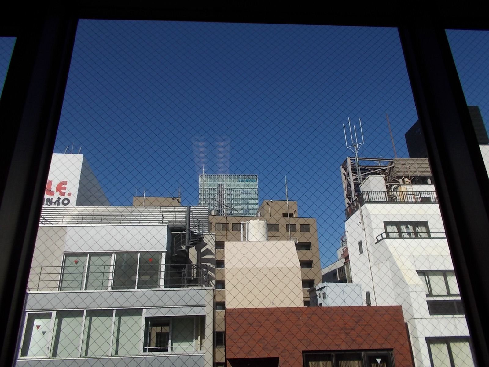 秋葉原の高層ビルも見える