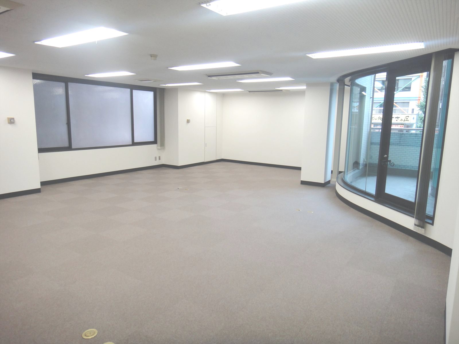 オフィス室内参考画像