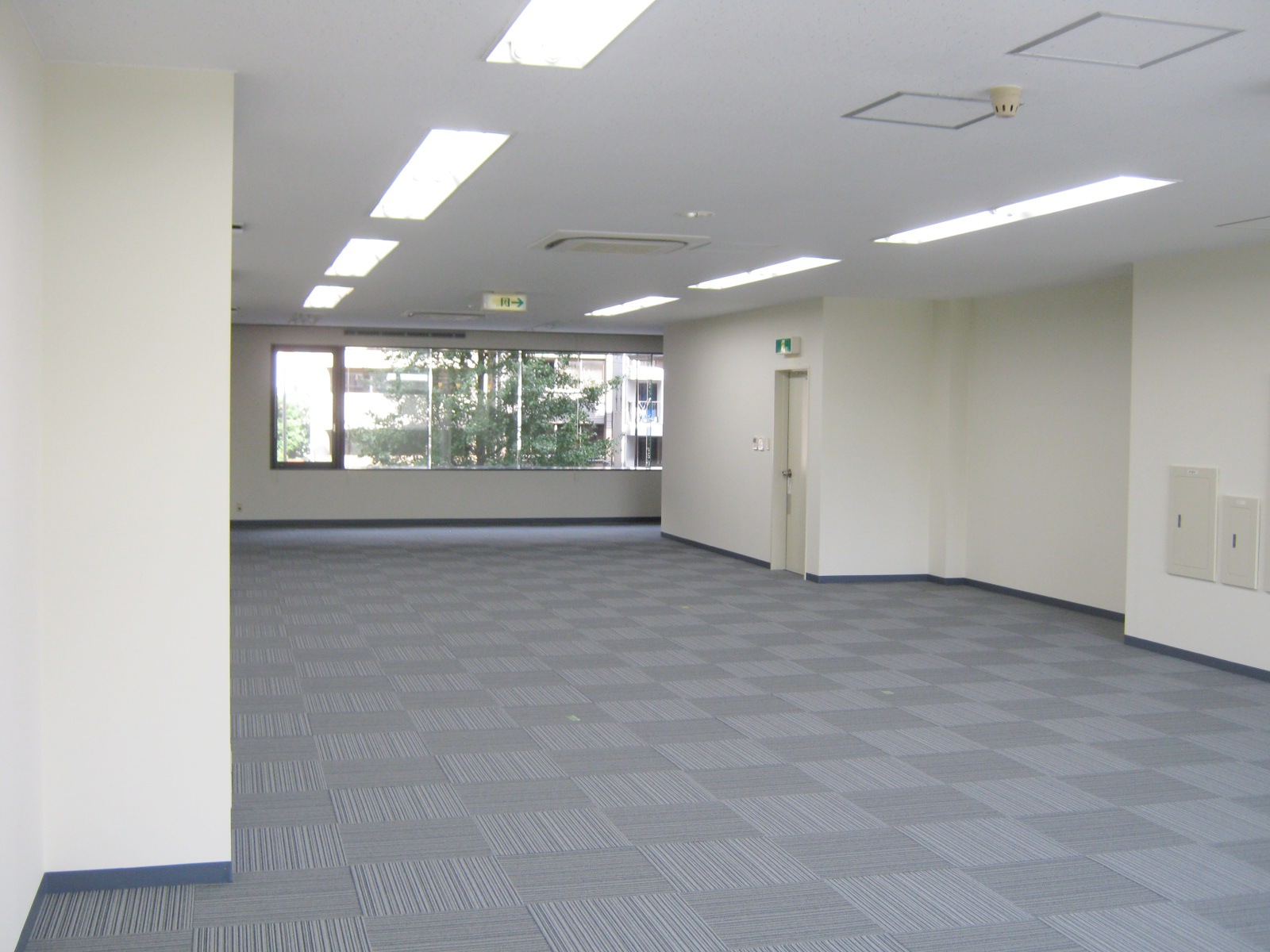 オフィス室内参考画像