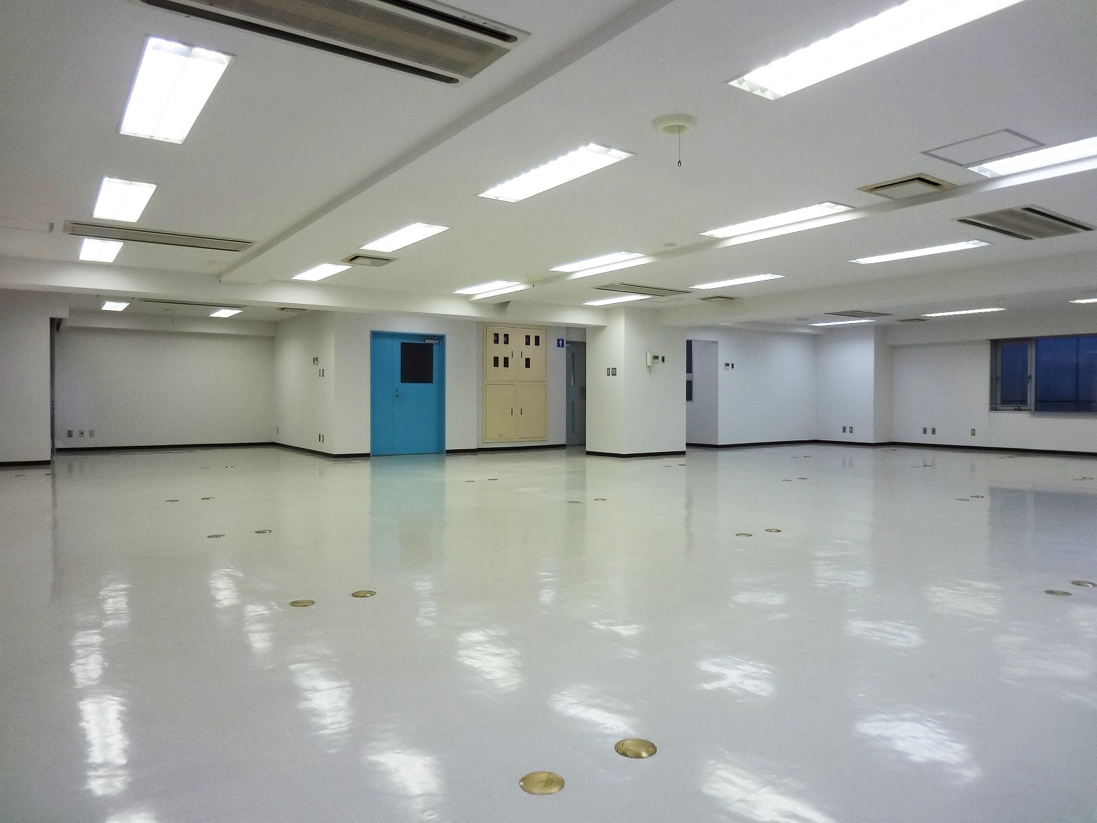 オフィス室内参考画像